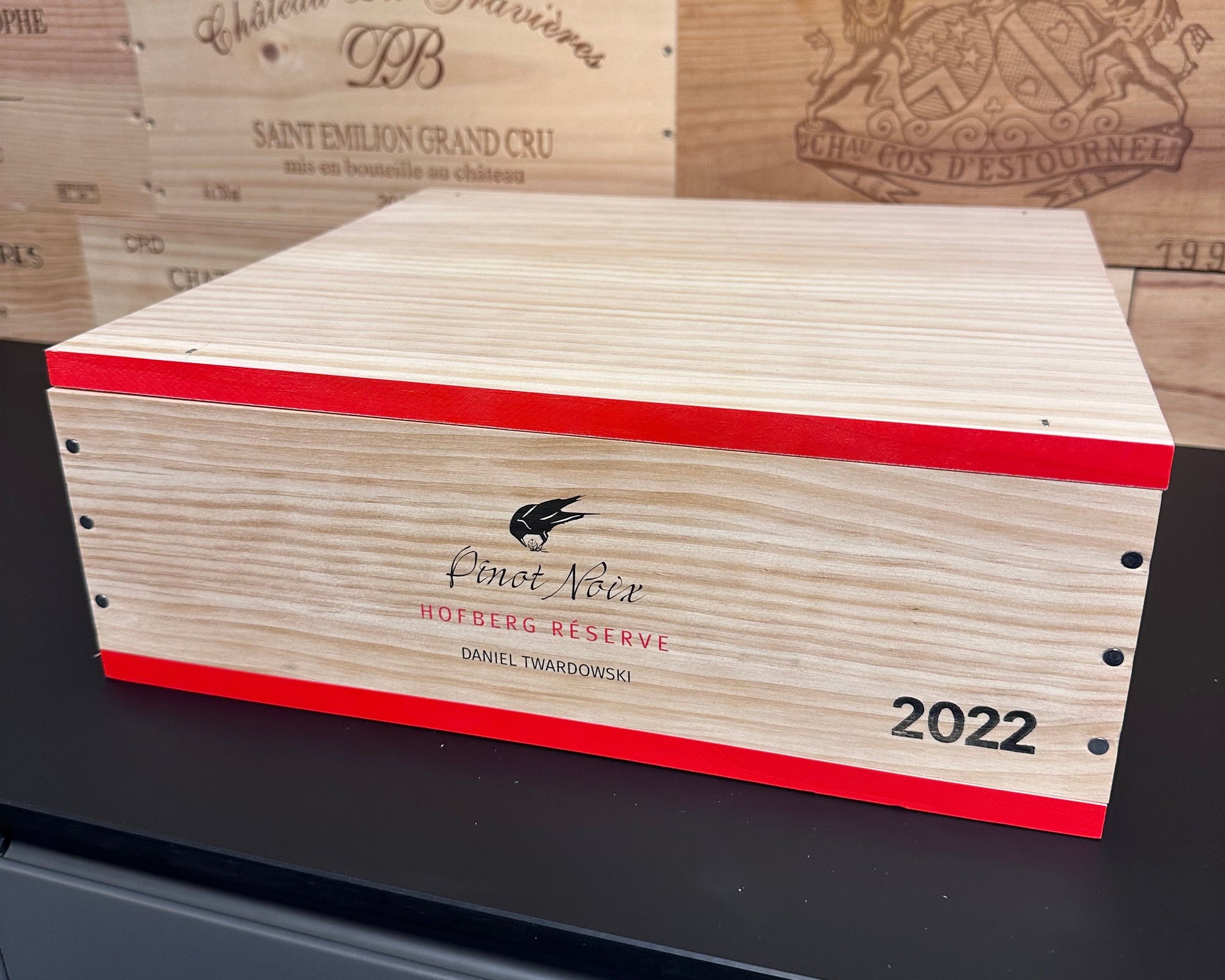 Twardowski Hofberg Réserve 2022 – Holzkiste geöffnet