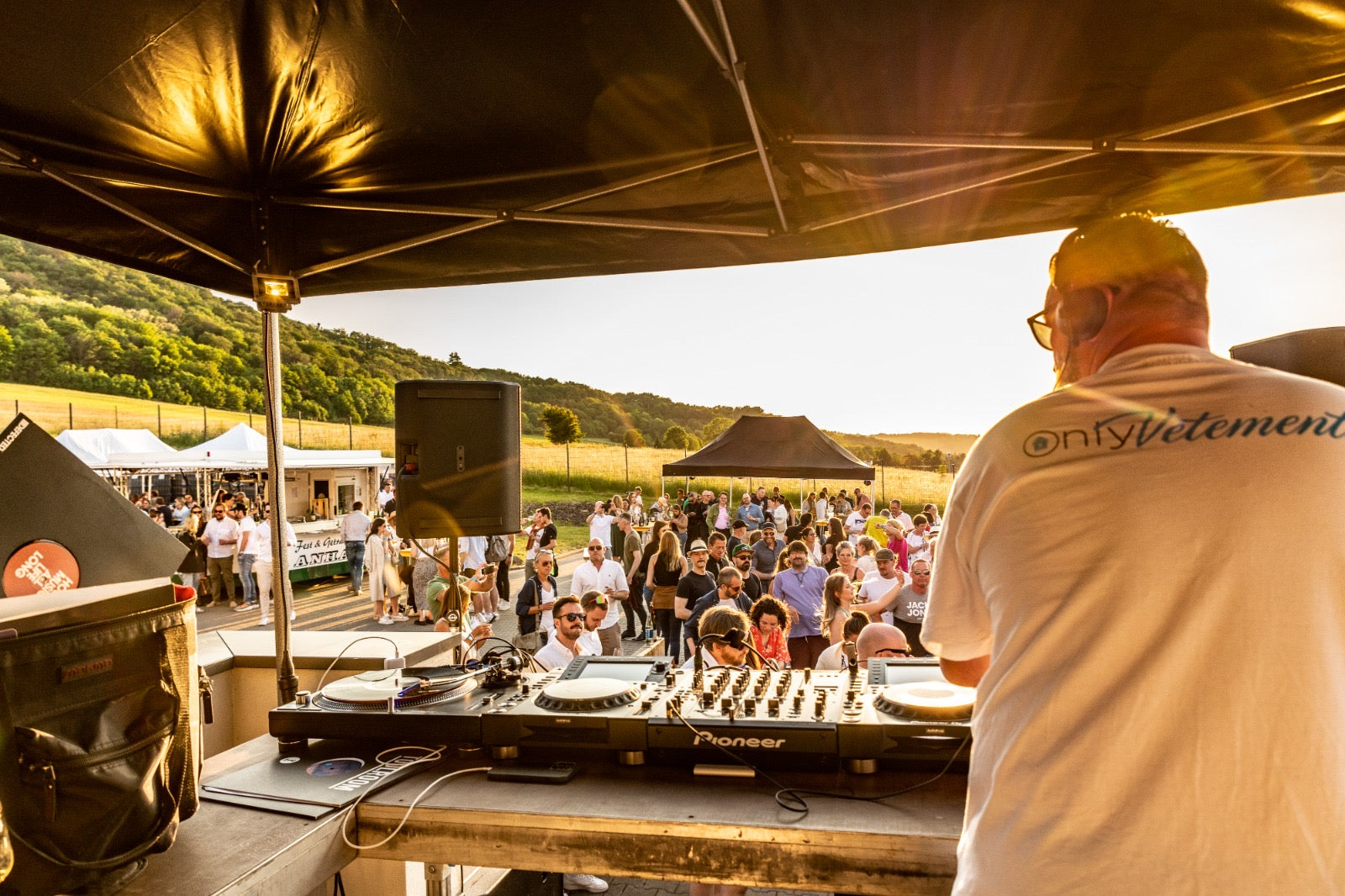 30.04.25 - Clubbing Wine & Vinyl - Vino Vista 